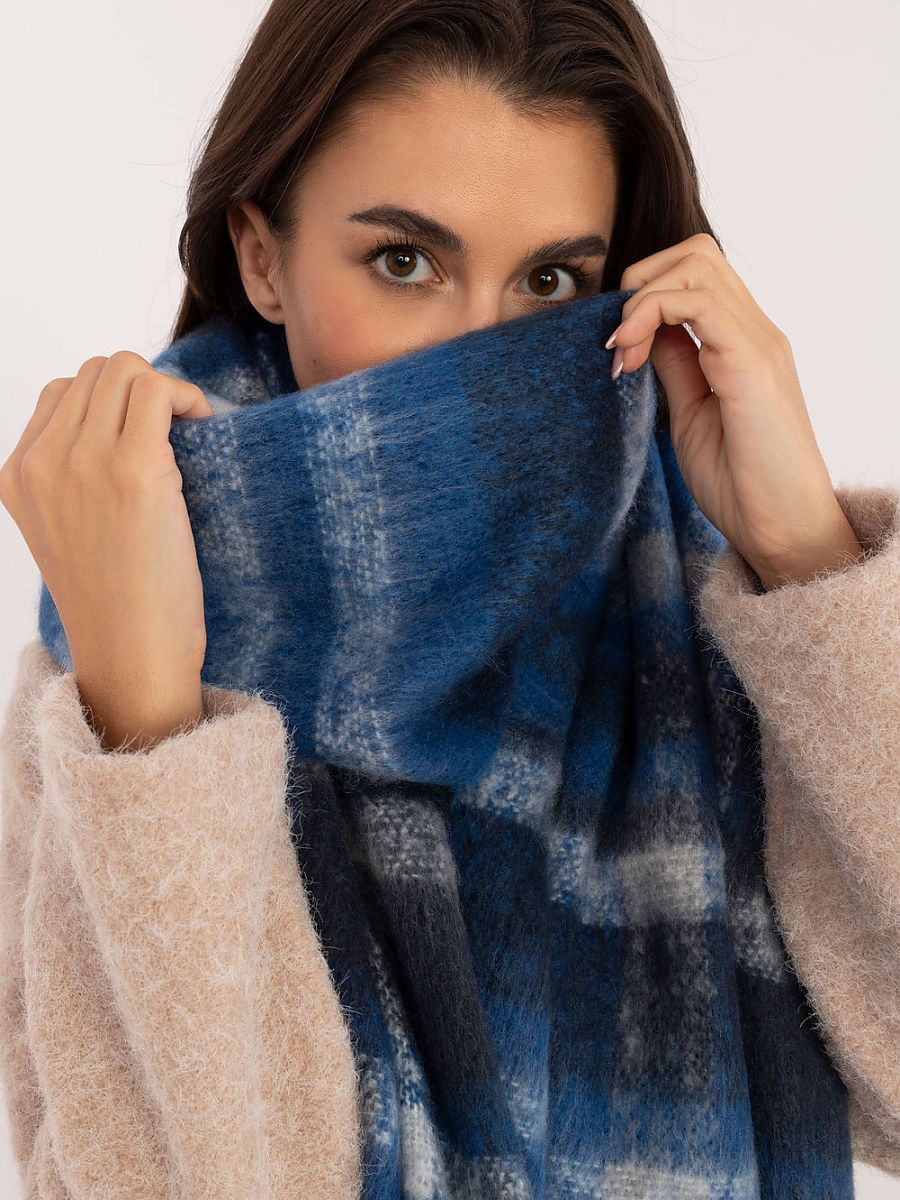 Shawl model 203172 AT