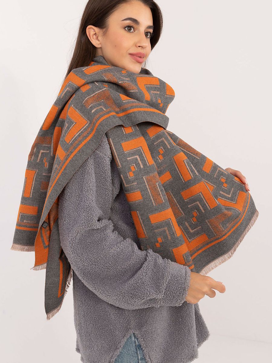 Shawl model 205968 AT